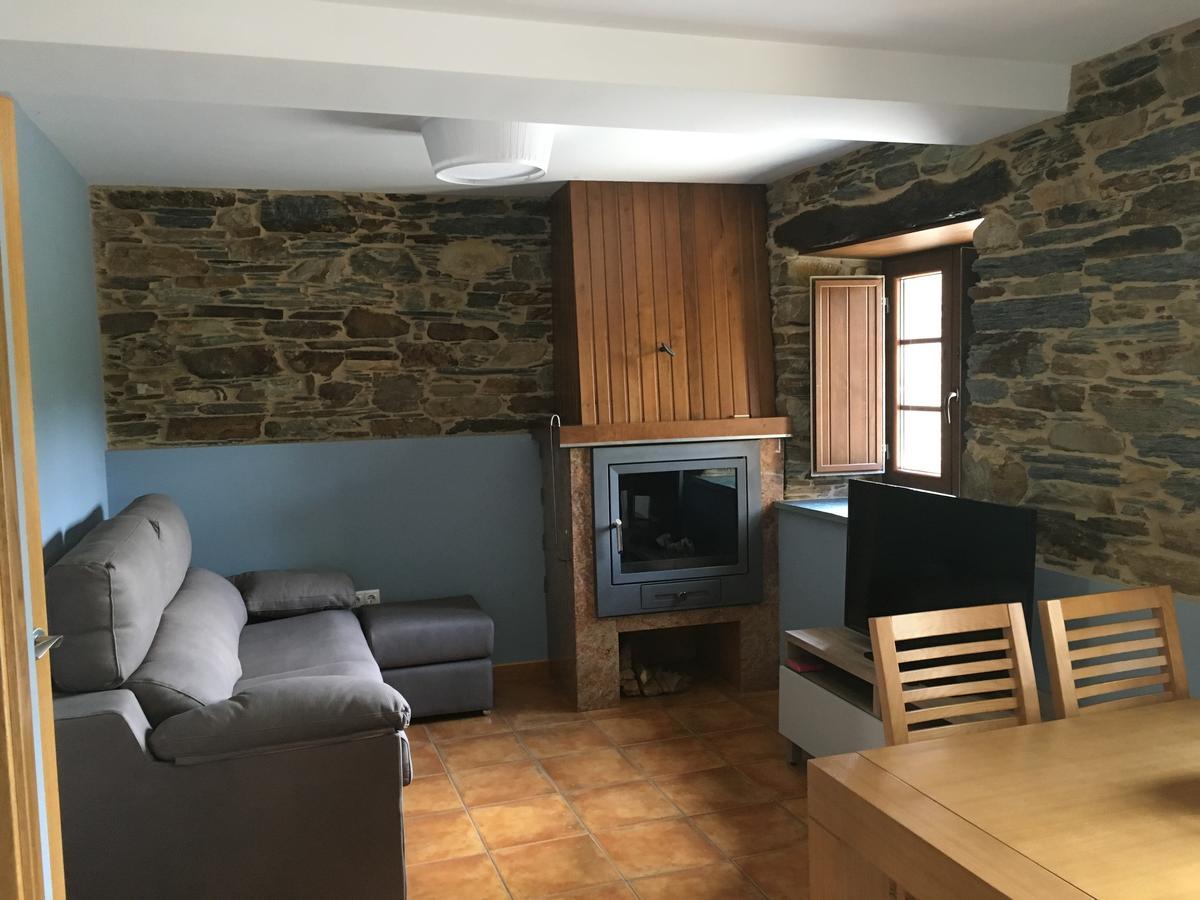 Apartamentos Carola San Tirso de Abres Esterno foto