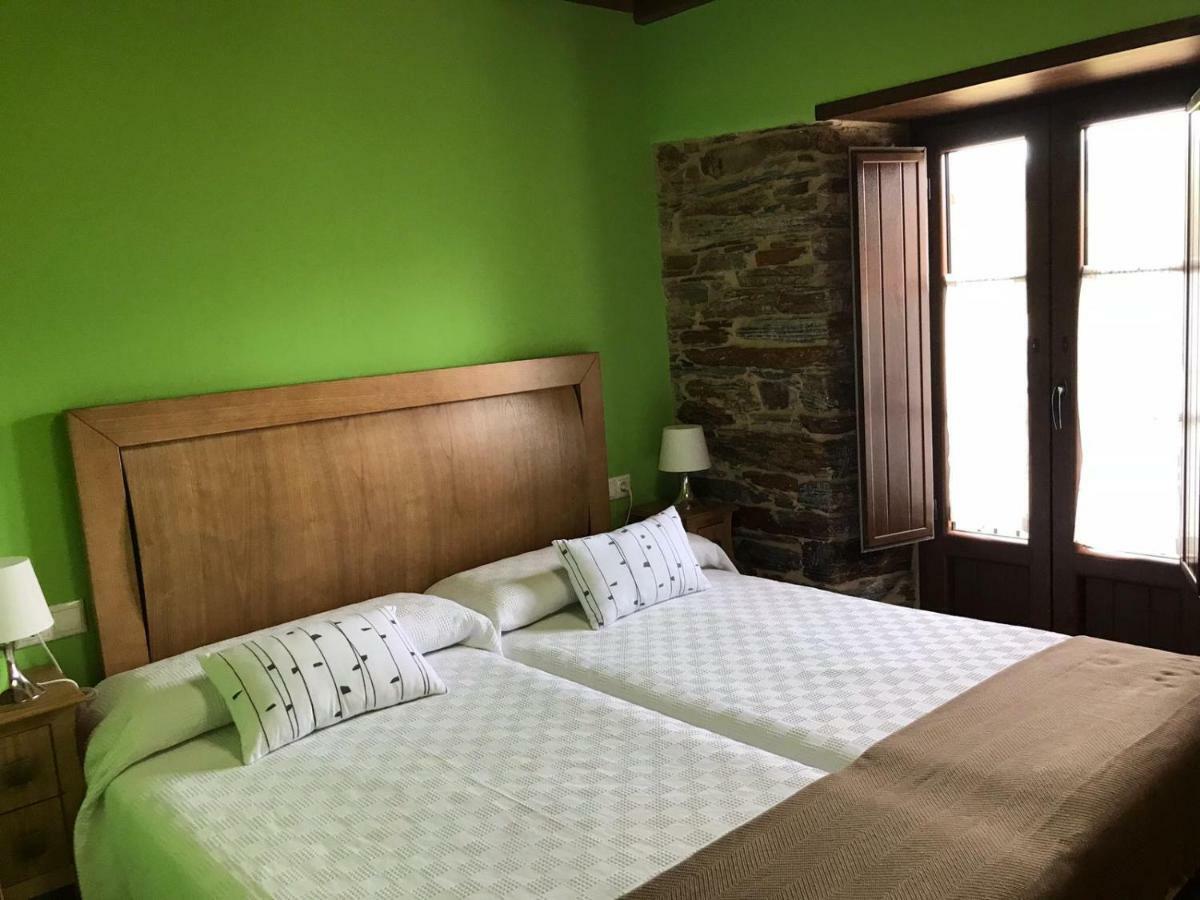 Apartamentos Carola San Tirso de Abres Esterno foto
