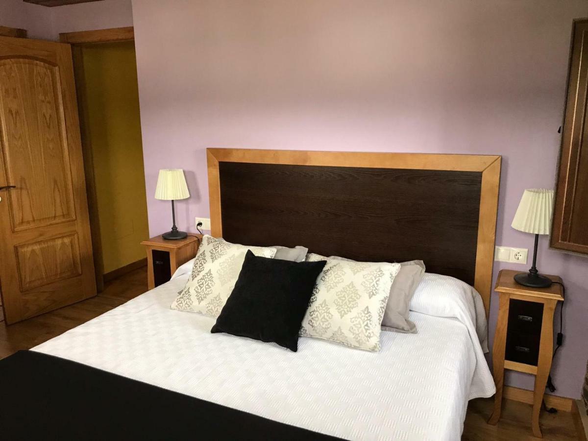 Apartamentos Carola San Tirso de Abres Esterno foto